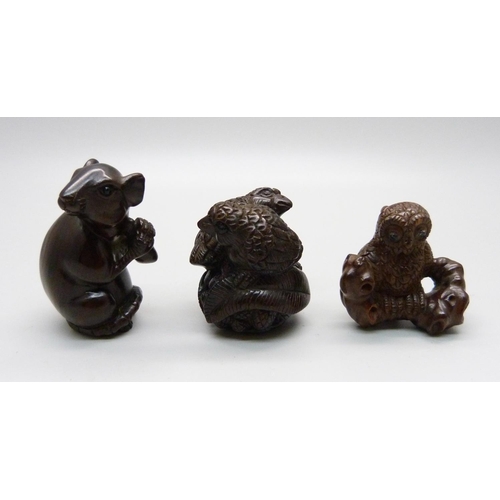 877 - Three carved netsuke, owl, mouse and birds