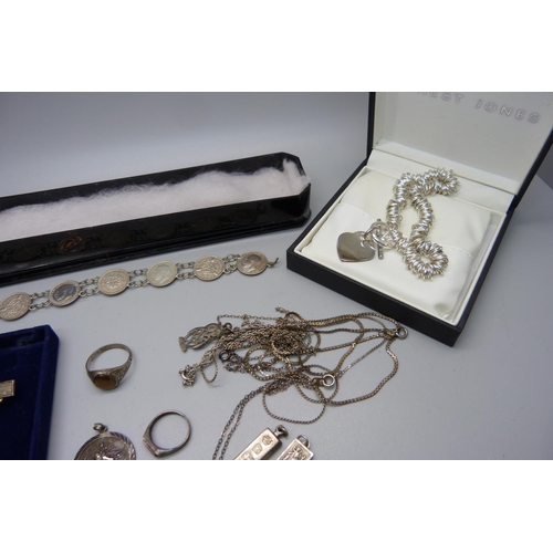 899 - Silver jewellery