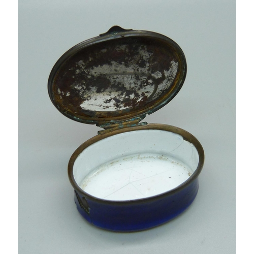 904 - A blue enamel patch box with swan detail, a/f