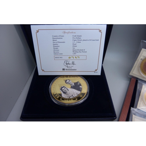 906 - A Cook Island 2007 5 dollar Diamond Wedding commemorative coin set with diamonds, and Kings and Quee... 