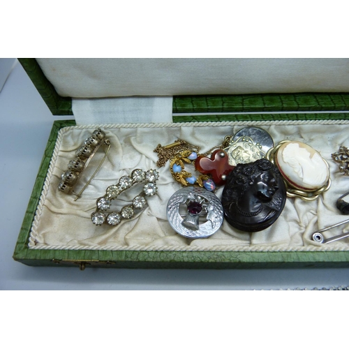 912 - Costume jewellery including Victorian and early 20th Century