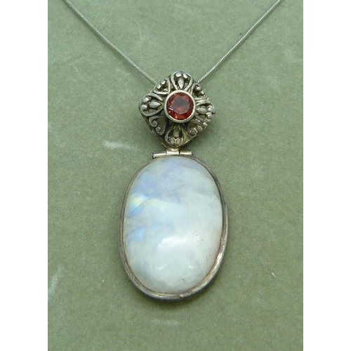 918 - A silver, moonstone and garnet necklace