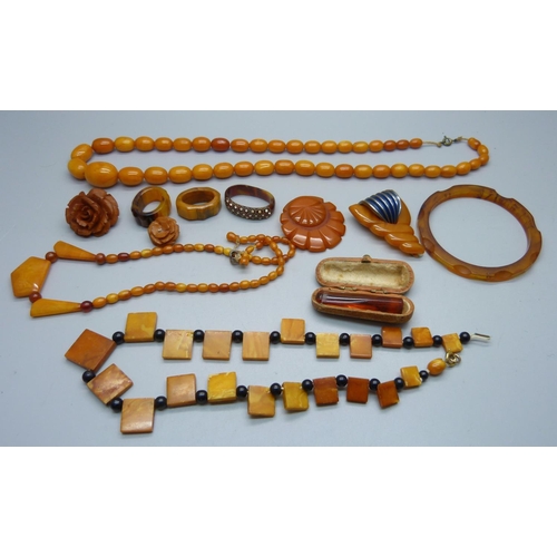 923 - Amber jewellery, etc.