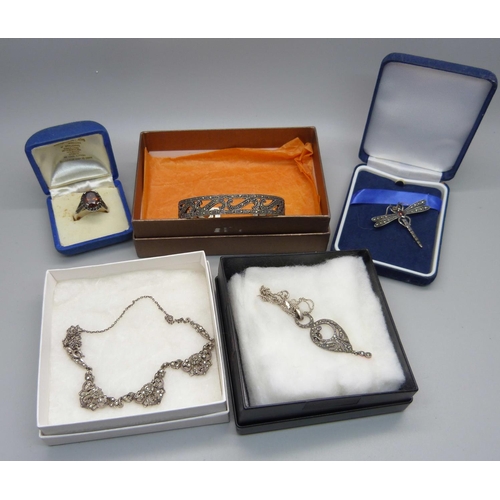 929 - Silver and marcasite jewellery including a garnet ring and a dragonfly brooch