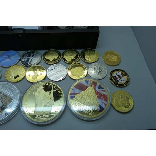 942 - A collection of crowns, other commemorative coins, etc.