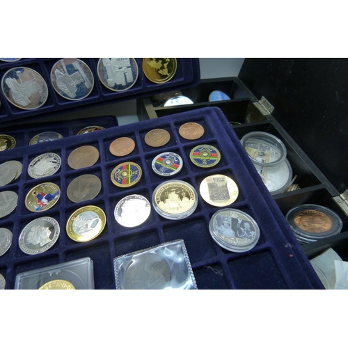 942 - A collection of crowns, other commemorative coins, etc.