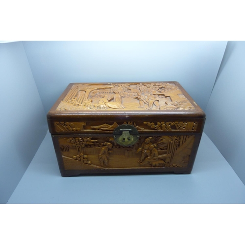 944 - A carved wooden box, a military beret with cap badge, other badges and a For Campaign Service medal ... 