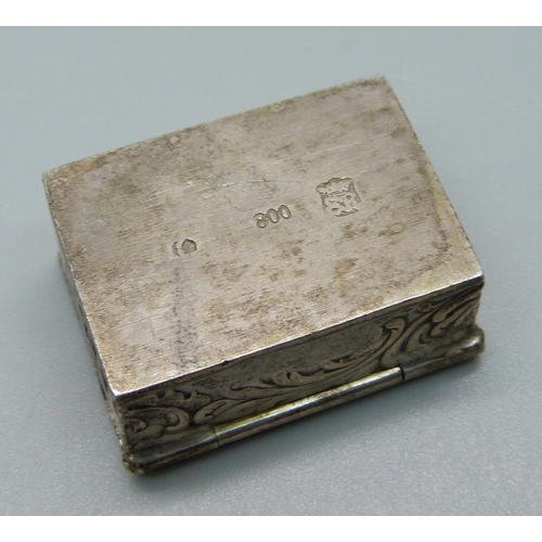 970 - A Dutch .800 silver snuff/pill box