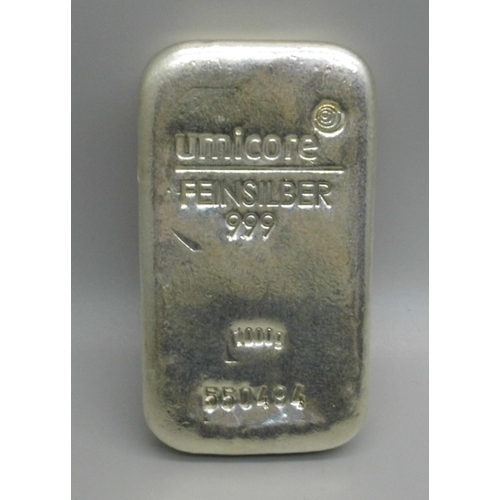 993 - A 1kg 999 fine silver bar