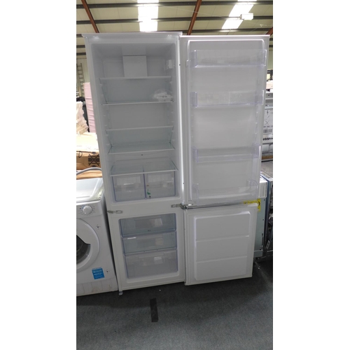 3031 - Zanussi integrated fridge/freezer - MODEL ZNFN18E53   (398-158)     * This lot is subject to vat