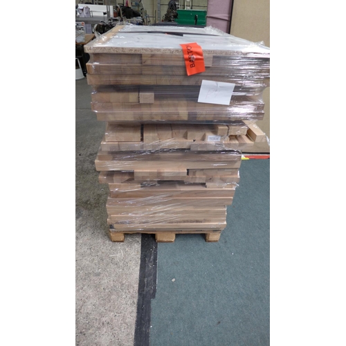 3036 - Quantity of solid oak Off cuts    (398-7)    * This lot is subject to vat