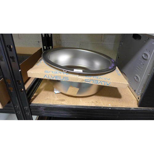 3107 - Two Installation Round Stainless Steel Sinks 450mm (399-167,168)  * This lot is subject to vat. Plea... 