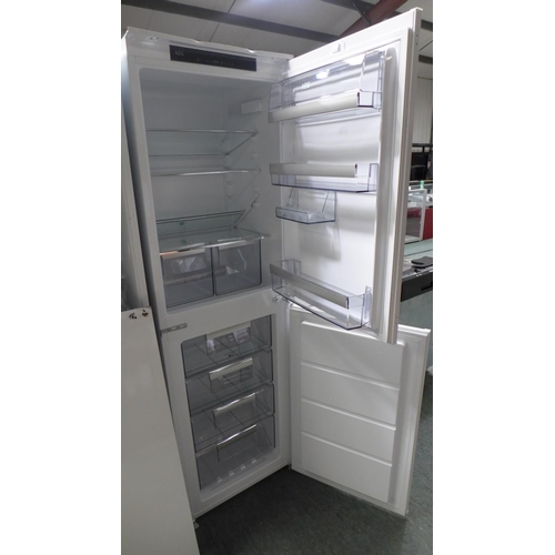 3193 - AEG  50/50 Fridge Freezer (Frost Free), Zanussi 70/30 Fridge Freezer - One Damaged (398-66)    * Thi... 