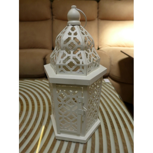 1361 - A medium cream rustic metal lantern - H31cms (64488907)