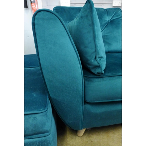 1418 - A Hoxton teal velvet button backed two seater sofa and a pair of footstools