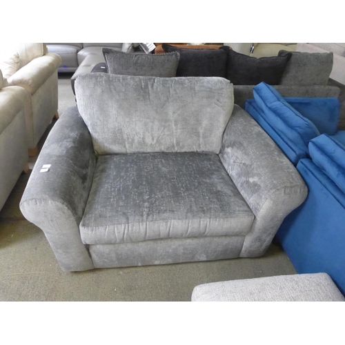 1568 - A grey upholstered loveseat