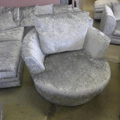 1587 - A silver crushed velvet swivel loveseat