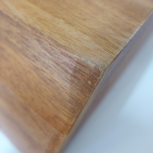 1464 - A hardwood chopping board