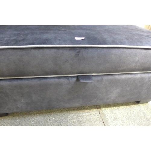 1524 - A grey velvet ottoman footstool