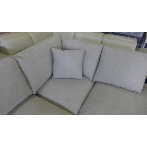 1558 - Thomasville Holmes 3 Piece corner sofa, Original RRP £1666.66 + VAT (4168A-31) *This lot is subject ... 