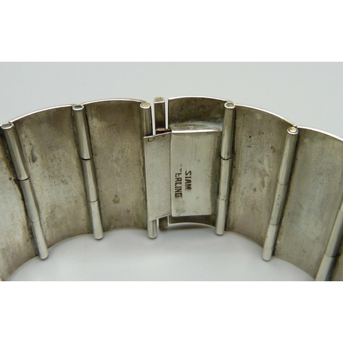 1005 - A Siam silver Niello bracelet