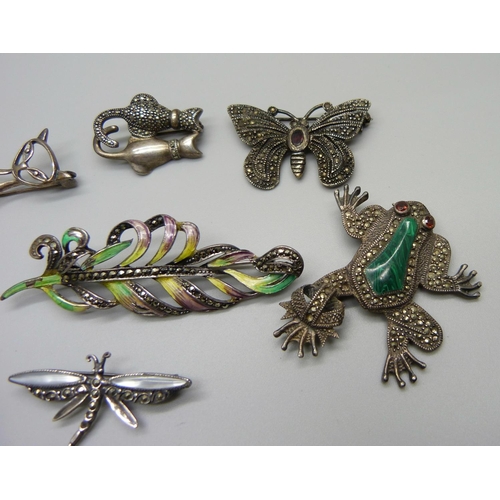 1006 - Ten silver brooches including cats and butterflies