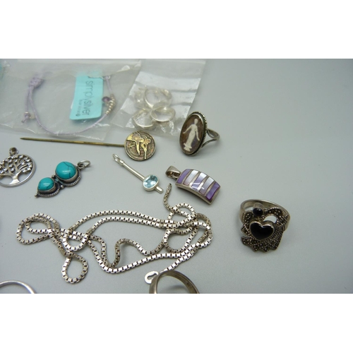 1011 - Silver rings, earrings, pendants, etc.