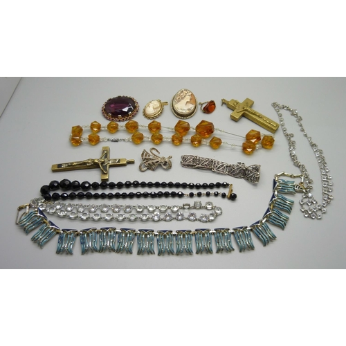 1021 - Vintage jewellery