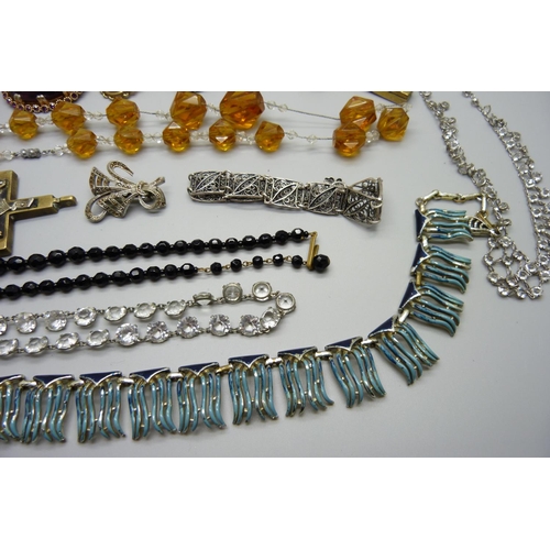 1021 - Vintage jewellery