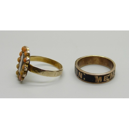 1031 - A Georgian yellow metal mourning ring and a yellow metal and black enamel 'In Memory Of' mourning ri... 