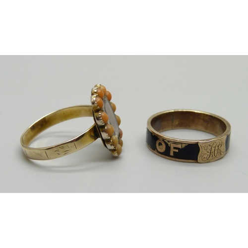 1031 - A Georgian yellow metal mourning ring and a yellow metal and black enamel 'In Memory Of' mourning ri... 