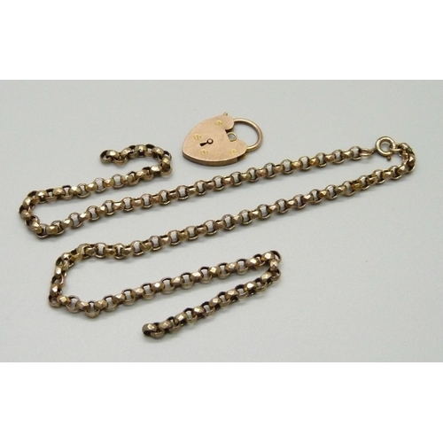 1034 - A 9ct gold belcher chain on a plated fastener, a/f,  and a 9ct gold padlock fastener, 10.8g