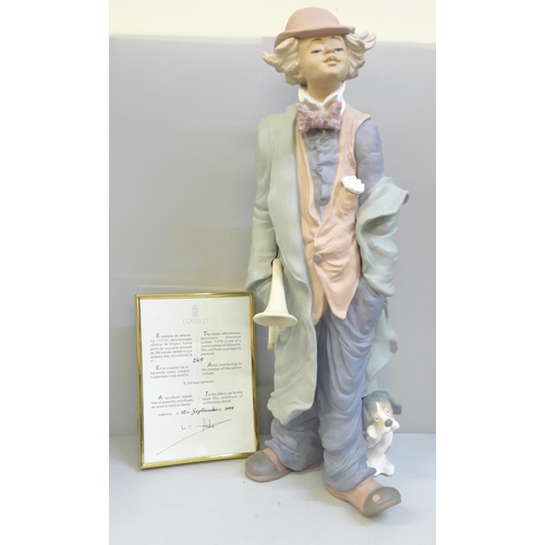 616 - A large Lladro figure of a clown, Mischievous Musician, limited edition 249/350, 46cm