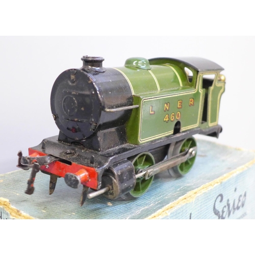 664 - A vintage Hornby M3 clockwork tank locomotive, working order with key