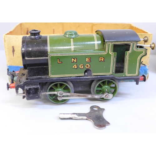 664 - A vintage Hornby M3 clockwork tank locomotive, working order with key