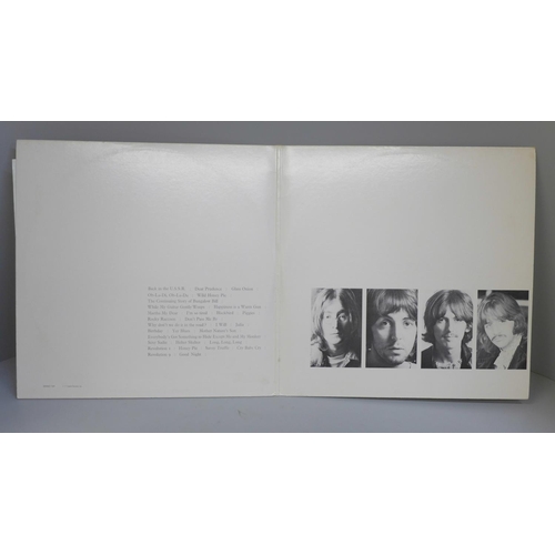 705 - The Beatles White album, unnumbered, American issue on Columbia label with poster and four photos - ... 