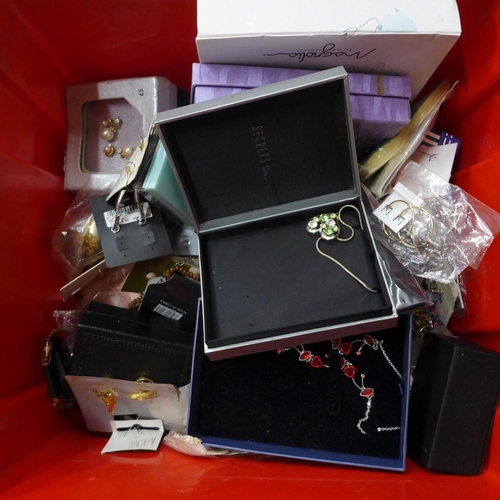 735 - A container of new costume jewellery