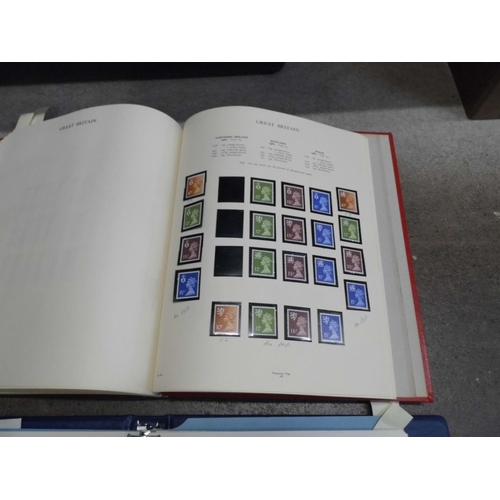 762 - Great Britain 1971-83 unmounted mint commemoratives with many varieties as well as regional definiti... 