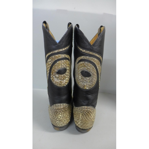 772 - A pair of snakeskin cowboy boots, Tony Leather, size 9