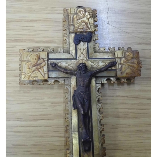 805 - A mother of pearl crucifix, 16.5cm