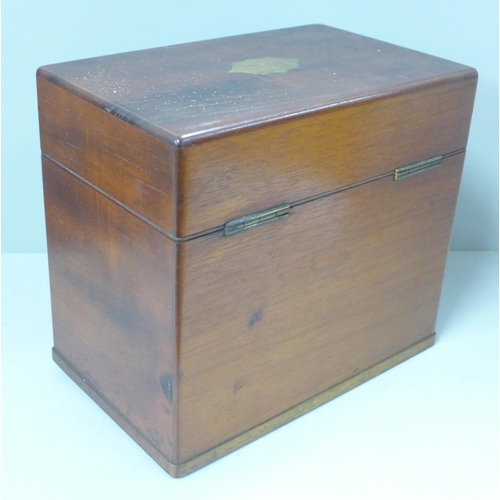 816 - A 19th Century mahogany apothecary chest/box with campaign handle, includes sixteen fitted bottles, ... 