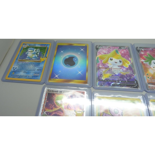 828 - 10 ultra rare Pokemon cards