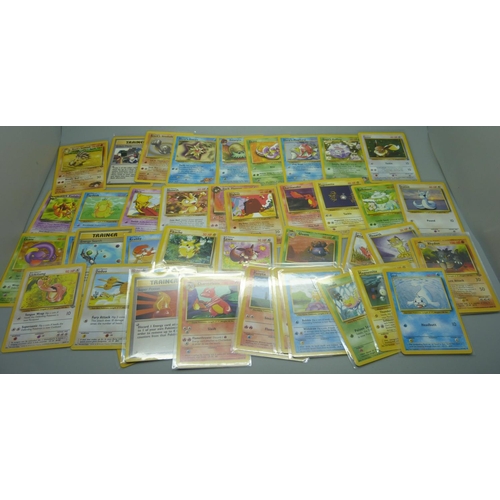 832 - 50 vintage Pokemon cards