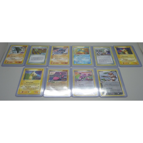 839 - 10 Pokemon cards