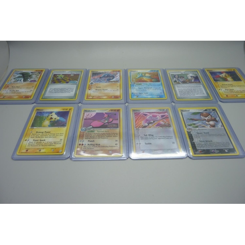 839 - 10 Pokemon cards