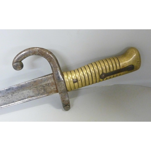 841 - A French bayonet, no scabbard