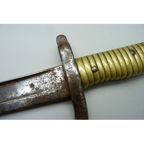 841 - A French bayonet, no scabbard