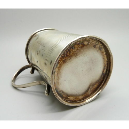 859 - A silver mug, 147g