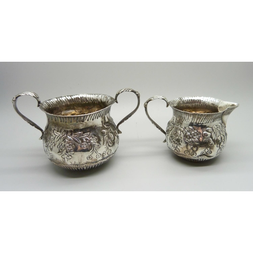 861 - A Victorian silver cream and sugar, Charles Stuart Harris, London 1890 and 1892, 135g