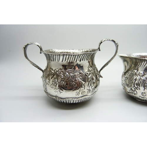 861 - A Victorian silver cream and sugar, Charles Stuart Harris, London 1890 and 1892, 135g